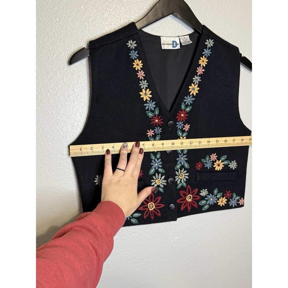 Vintage Paul Harris Floral Embroidered Black Wool Vest Womens Small Grandma Core - Picture 3 of 6
